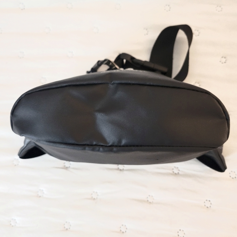 Versace Parfums Unisex Belt Bag - Picture 3 of 11